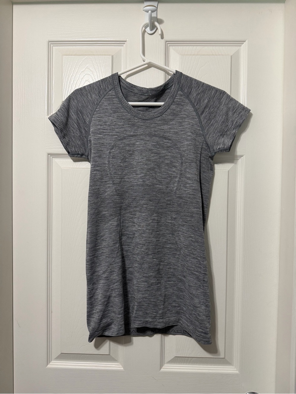 Lululemon athletica short sleeve swiftly shirt size 8 euc